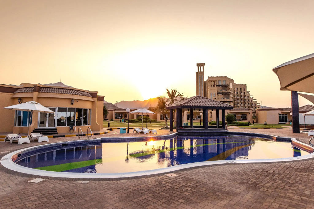 Royal Beach Hotel & Resort