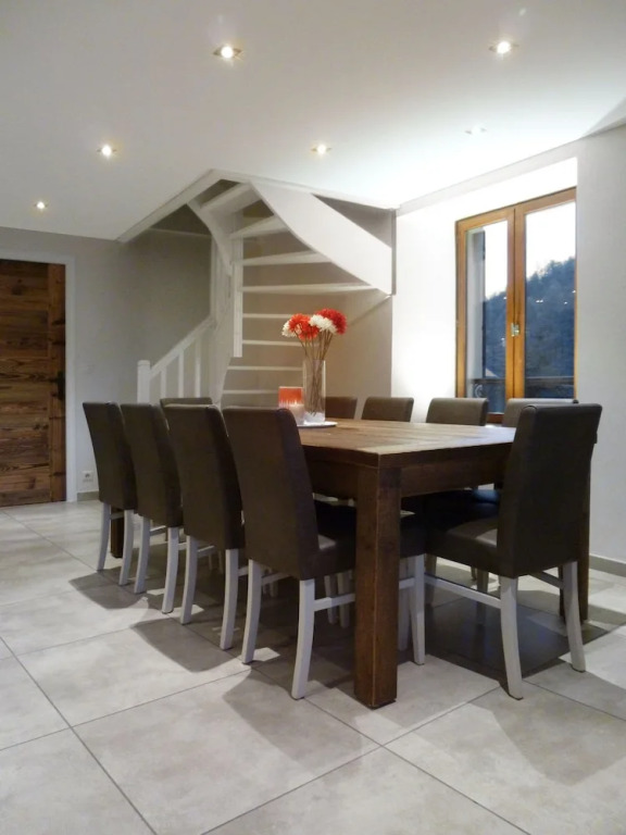 Ferm6 - 6-6p-5chbres-3sdb-120m?-10 / 12pers-valloire