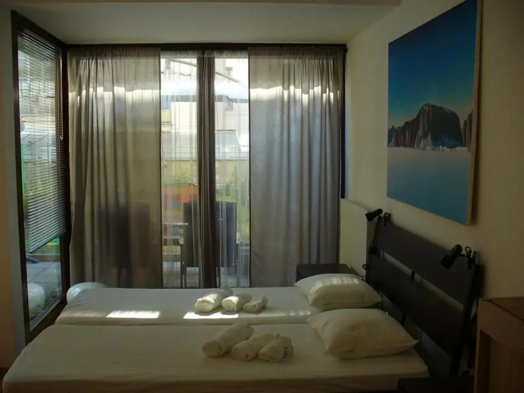 Garden apartment with garage in central Prague