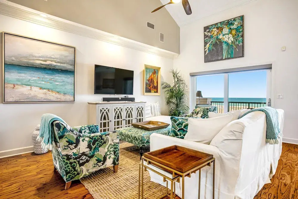 Tranquil Coastal Home With Ocean Views, Beach Access, Balcony & Shared Pool
