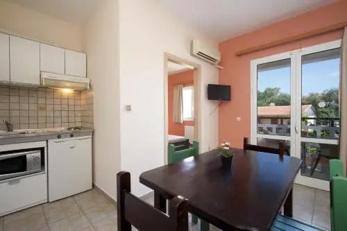 Theodora Studios & Apartments
