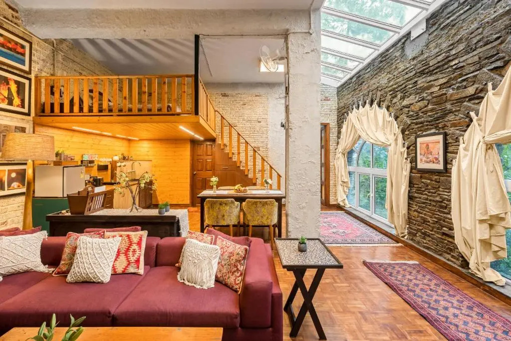 SaffronStays Ekam Walnut Suite, Chail