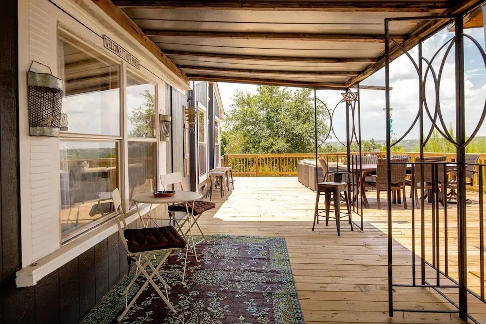 Firefly Lakehouse 3 br, 2 Bath, pet Friendly