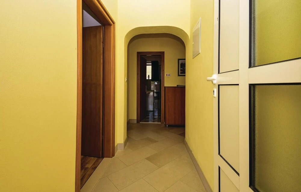 Stunning Home in Brodarica With Wifi and 2 Bedrooms