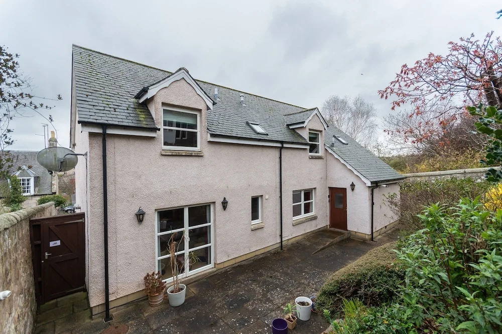 Dempster Lodge