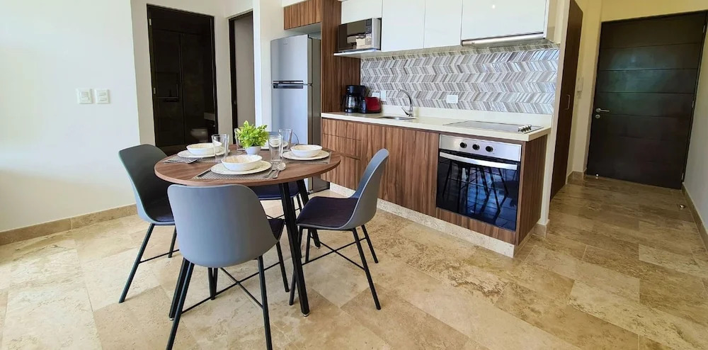 Bahay By Riviera Rentals