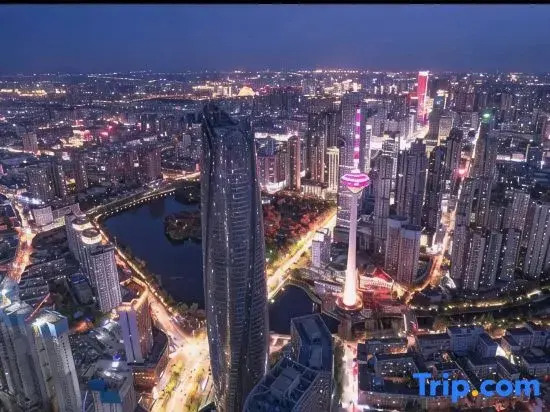 Westin Audio-Visual Homestay (Youth Street Subway Station & Color TV Tower Night Market Branch)