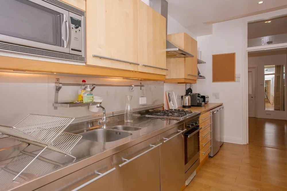 Modern Flat in West Kensington