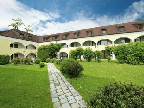 Schloss Kirchham Appartement - & Wellnessanlage