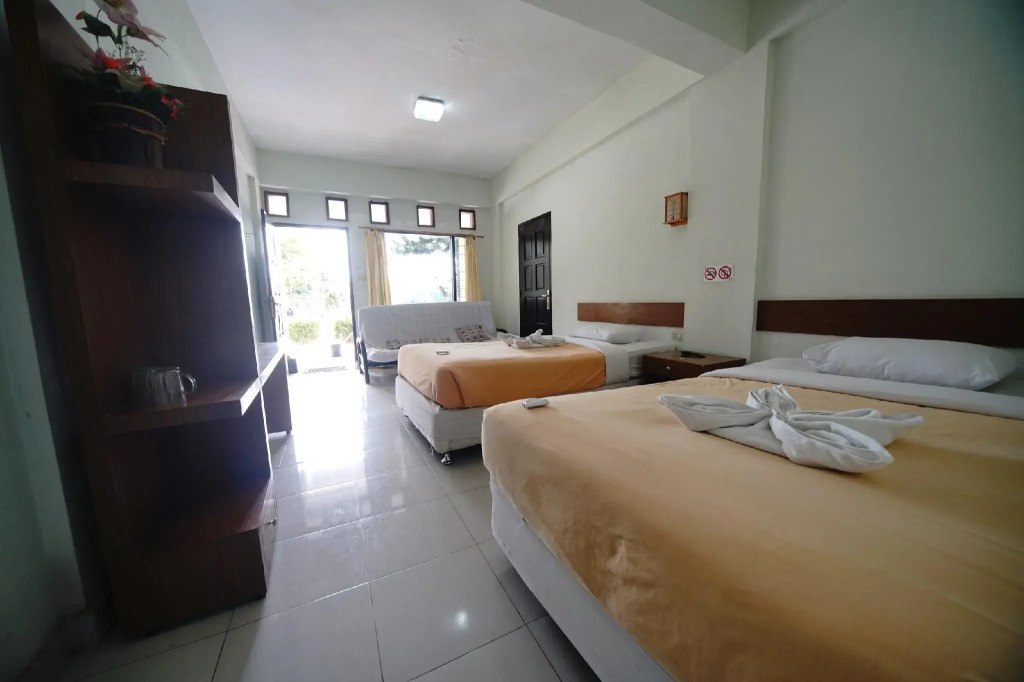 Pandu Lakeside Hotel Parapat - Toba Lake