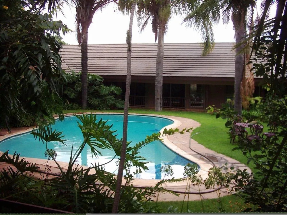 Col-John Hotel
