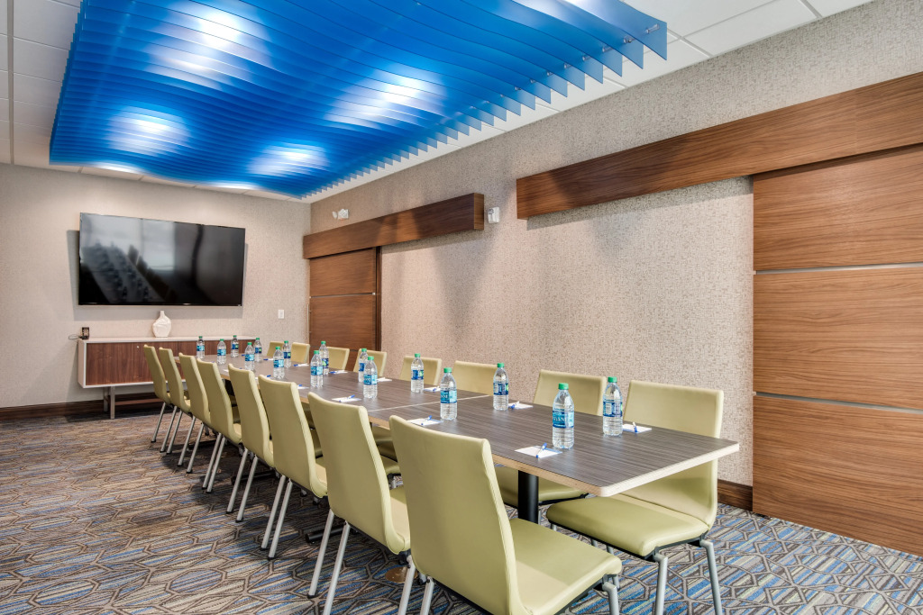 Holiday Inn Express & Suites Dallas North - Addison by IHG