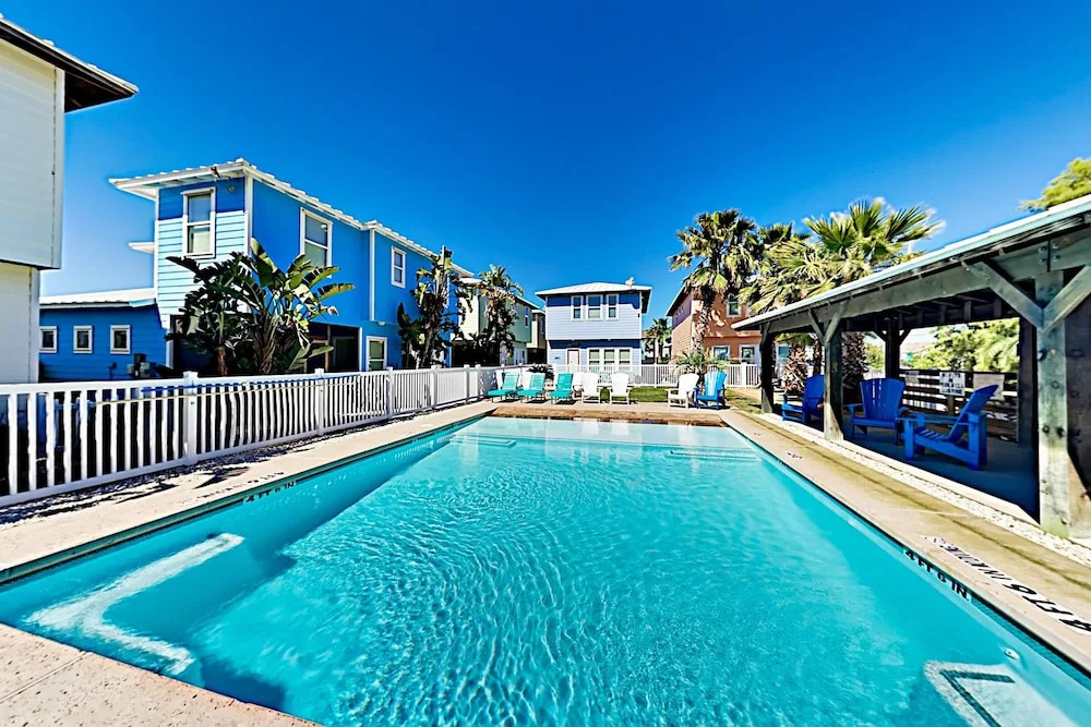 East Avenue Unit 8 - 4 Br home by RedAwning