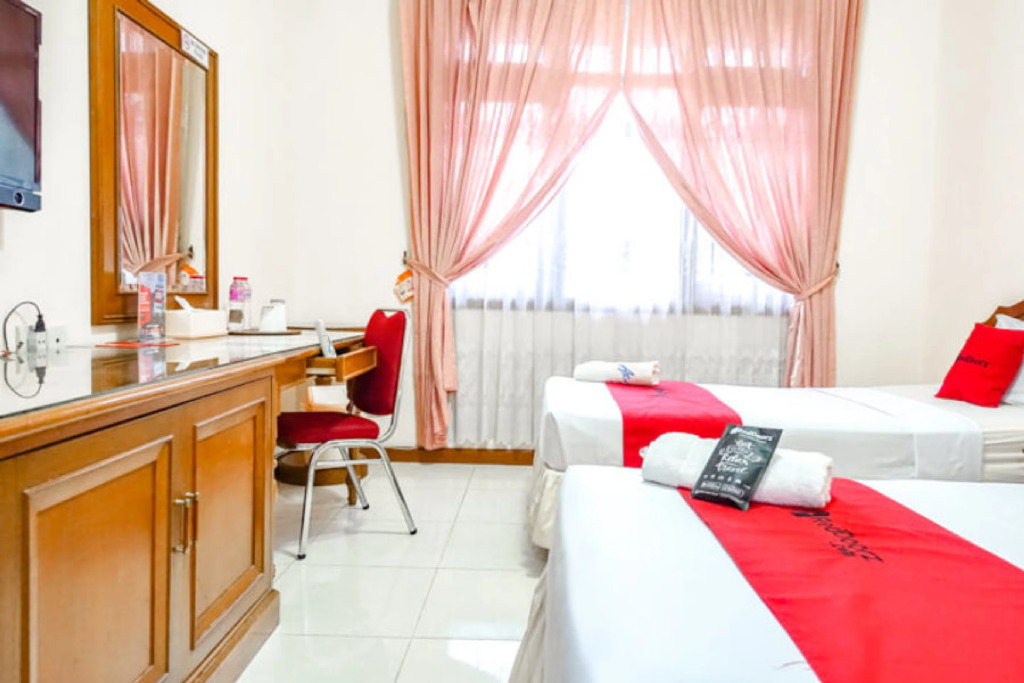 RedDoorz Plus near Brawijaya Museum