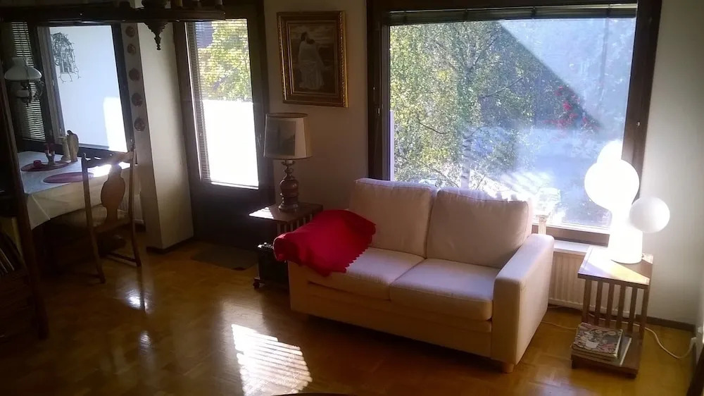 Spacious 4 Room Apartment & Sauna
