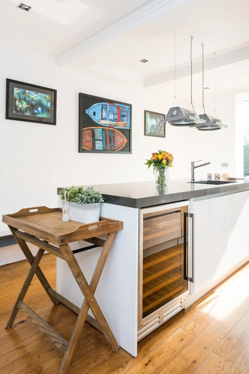 Beautiful 2BR Home With Conservatory and Garden