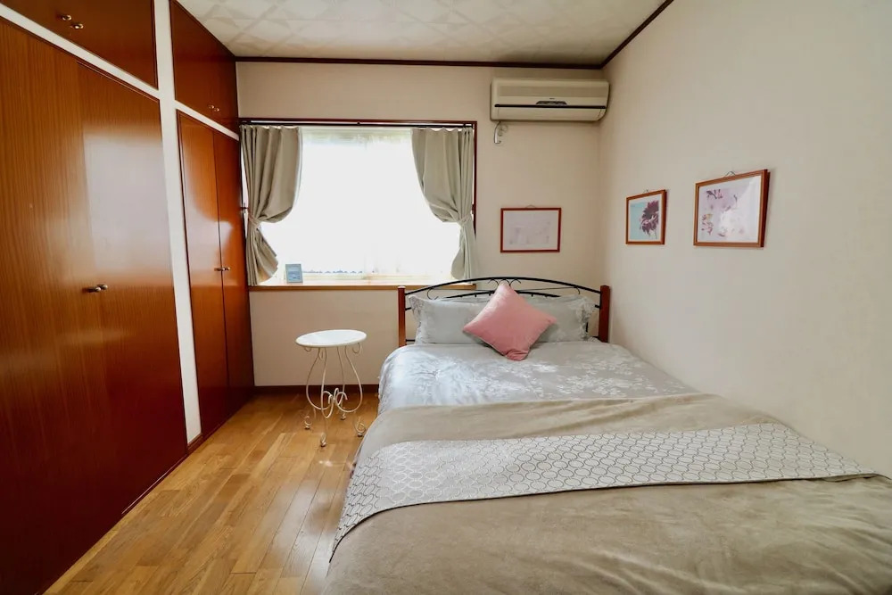 Sophia Court Room201
