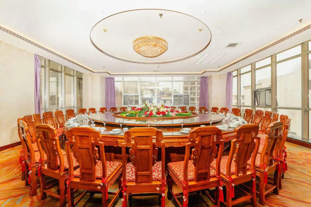 Xuanwei Meihuan Hotel