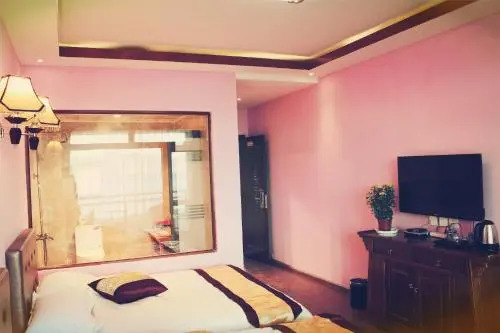 Sunshine Holiday Inn