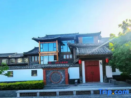 Xunchang Renjia Homestay (Kaifeng Wansui Mountain Dasong Wuxia City Song City Resort)