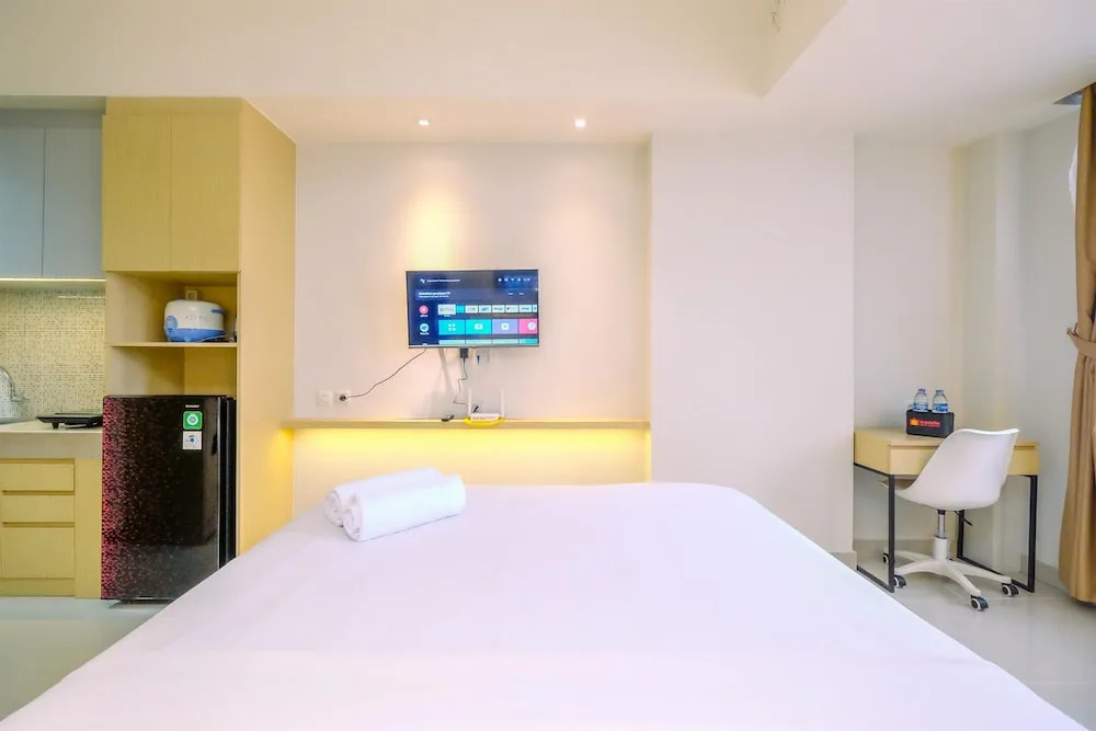 Minimalist Studio At Evenciio Margonda Apartment
