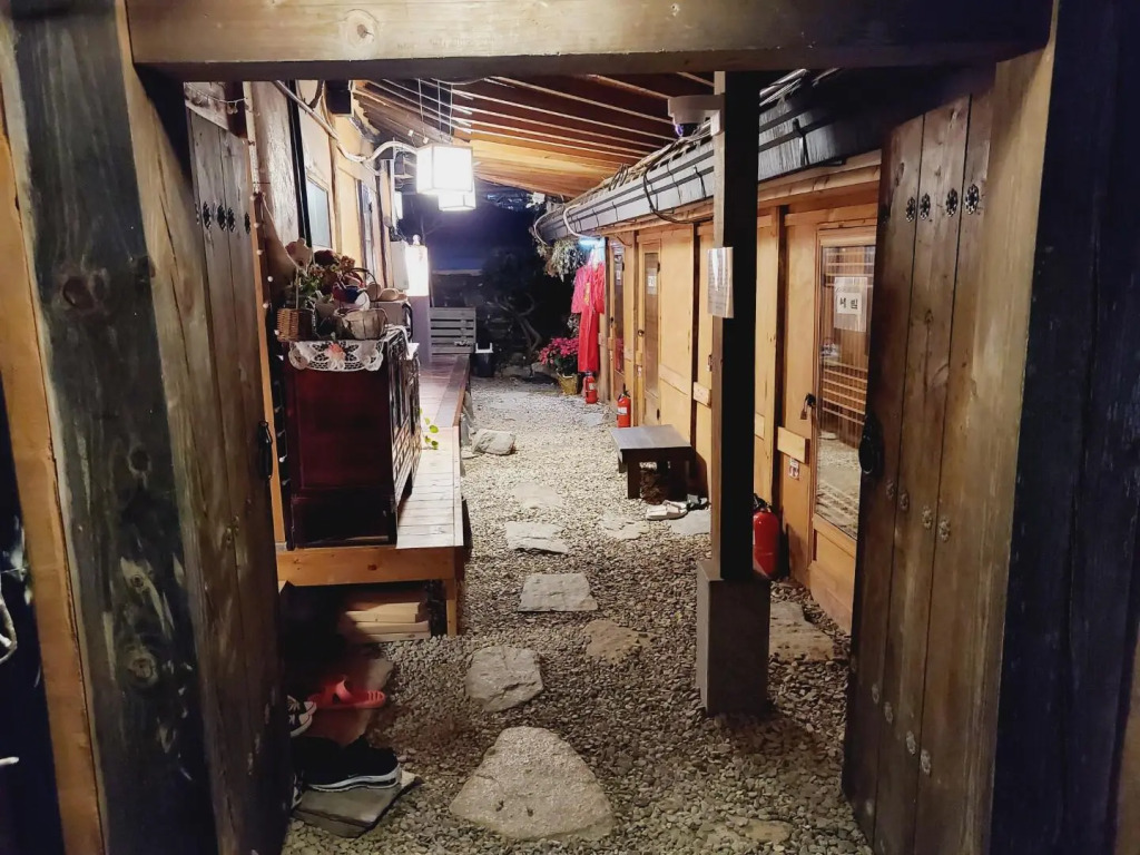 Jeonju baeknyeon hanok