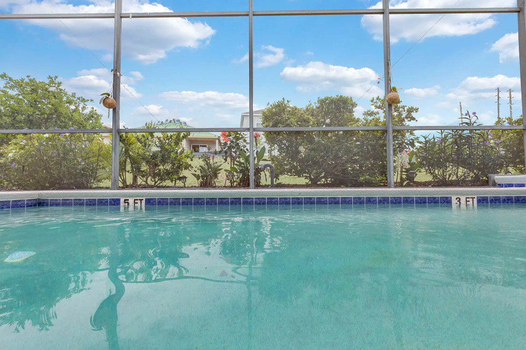 CP114MD - 5 beds pool & spa home with game room, Davenport, US