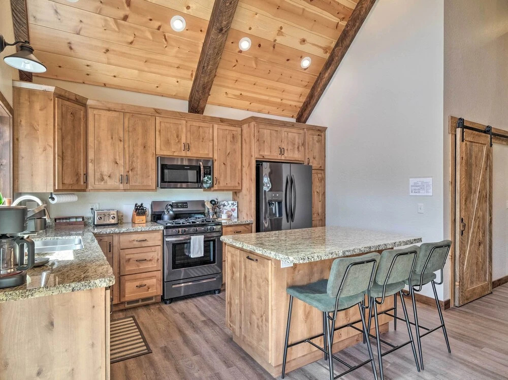 Woodsy Retreat: Modern Mi-Wuk Village Cabin