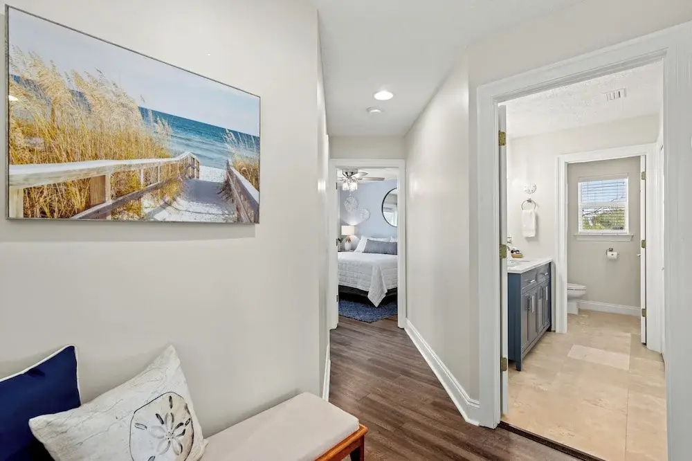 Escape to Sand Dollar Holler: Coastal Retreat, 3 Beds, 2.5 Baths, Sleeps 10!