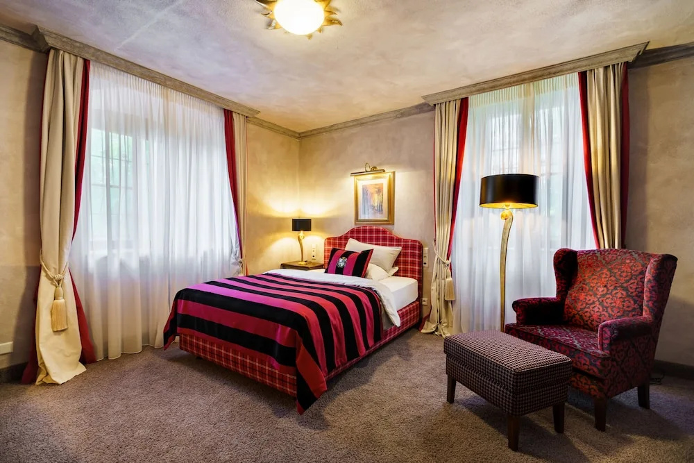 Schlosshotel Weyberhöfe