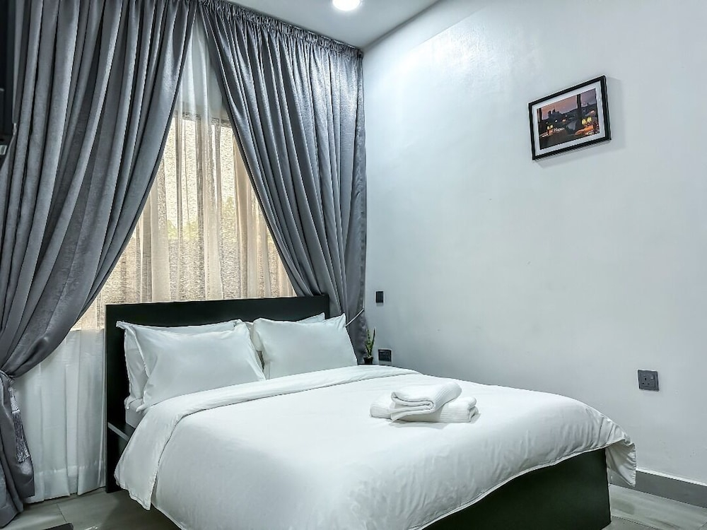 Westbro hotel and suites