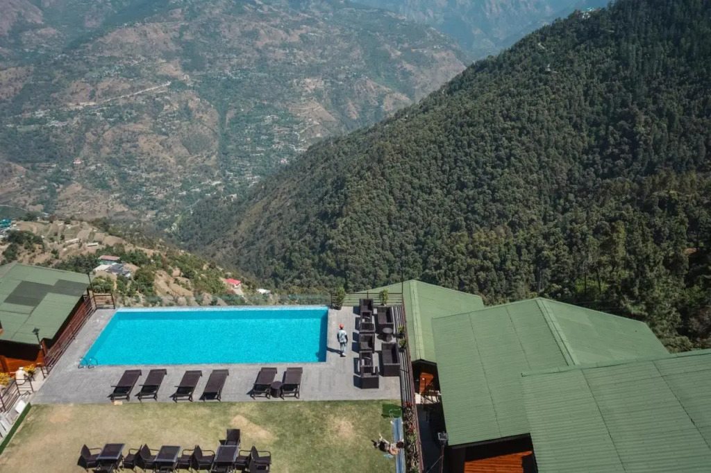 Justa Cliffend Resort & Spa, Mashobra