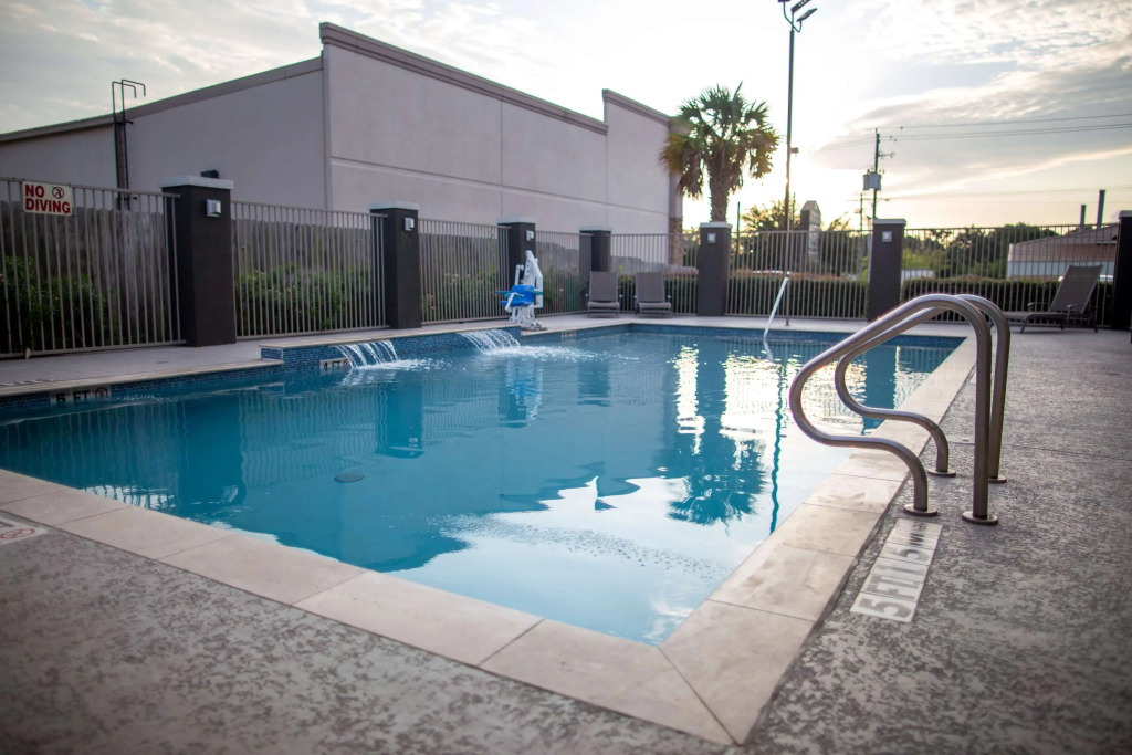 La Quinta by Wyndham Houston East at Normandy