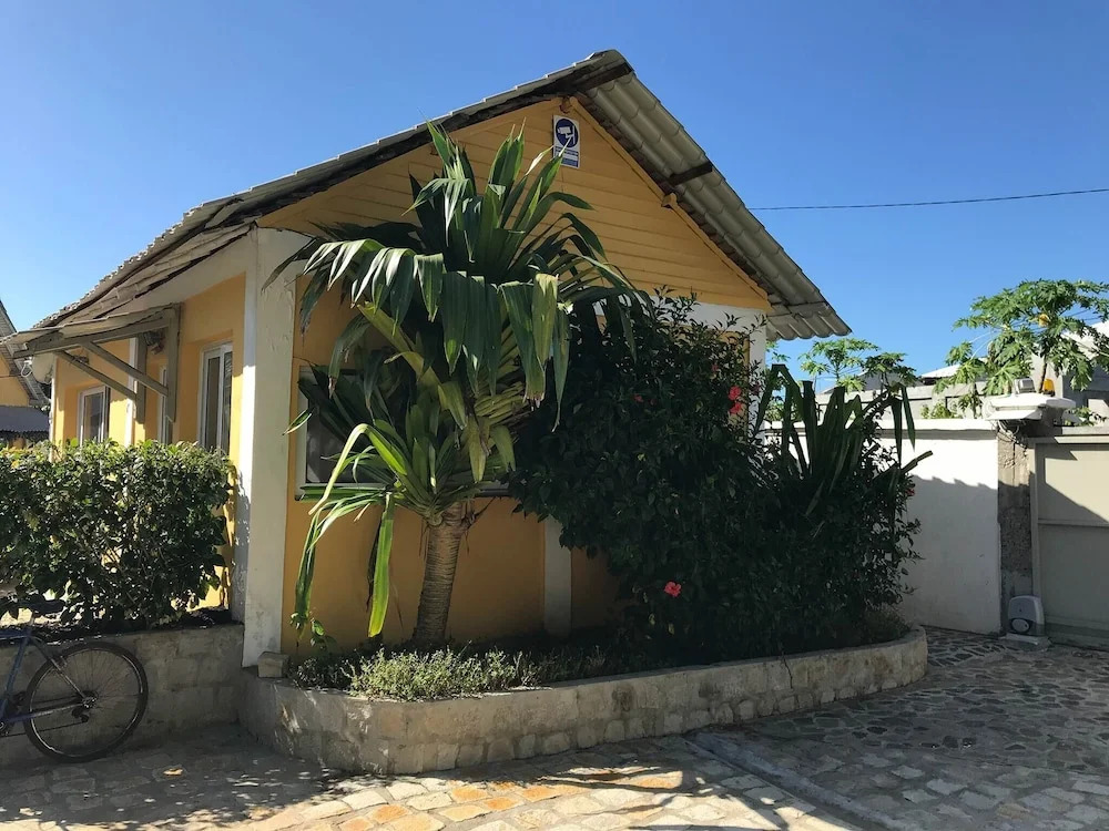 Wonderful Poolside Bungalow Perfect for 2 People