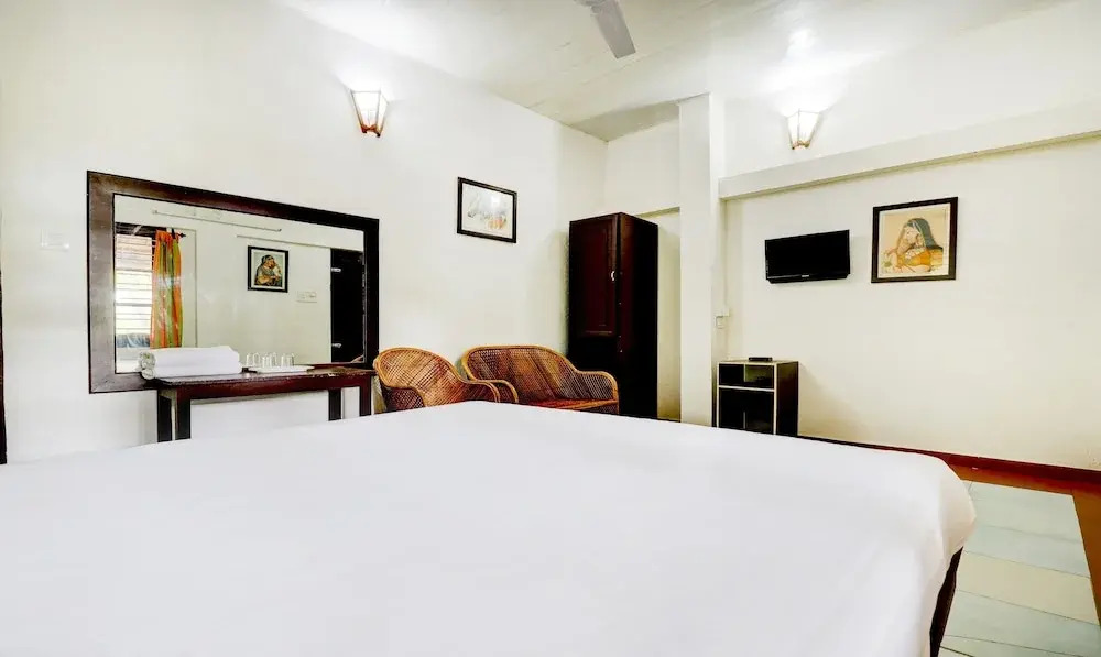 Shirleys Beach Hotel