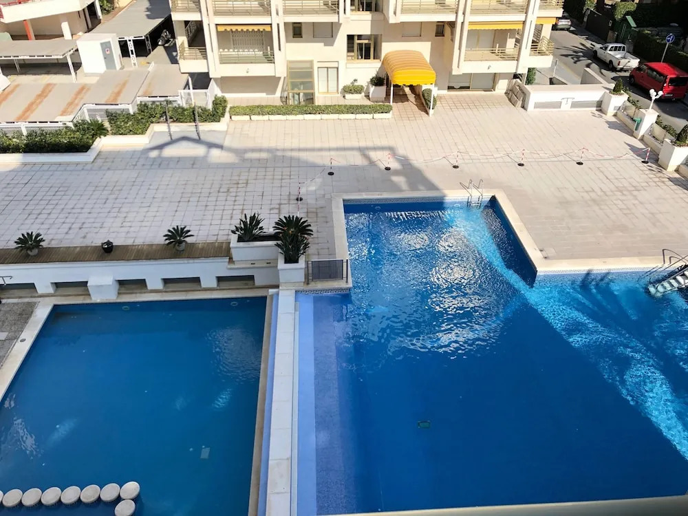 T&H Novelty 415 Family Apartment