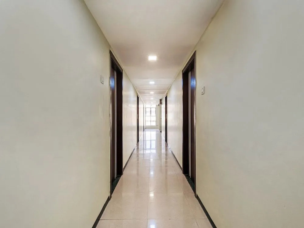 OYO 24115 Flagship Hotel Rajwada