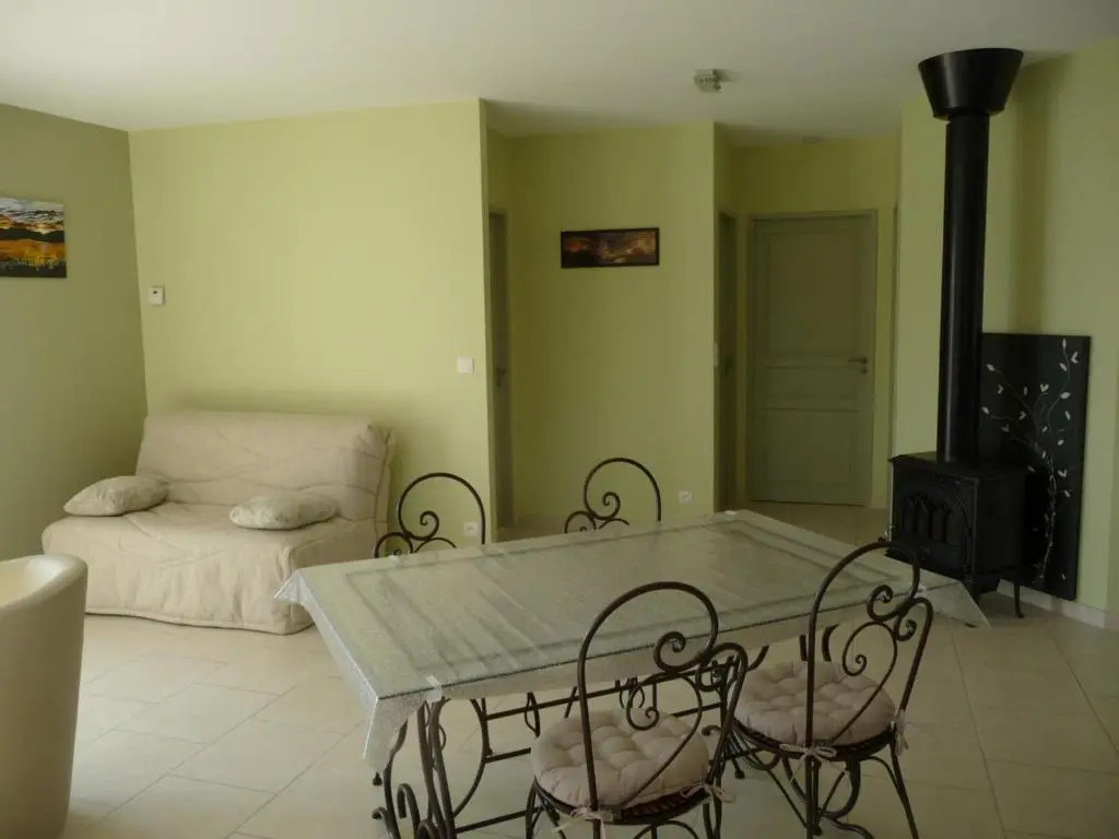 Gîte Salignac-Eyvigues, 3 pièces, 4 personnes - FR-1-616-116
