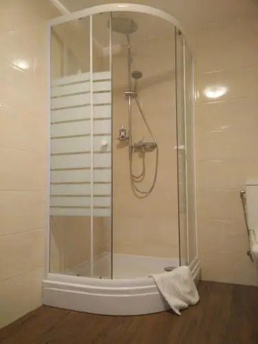 Rooms Brodar