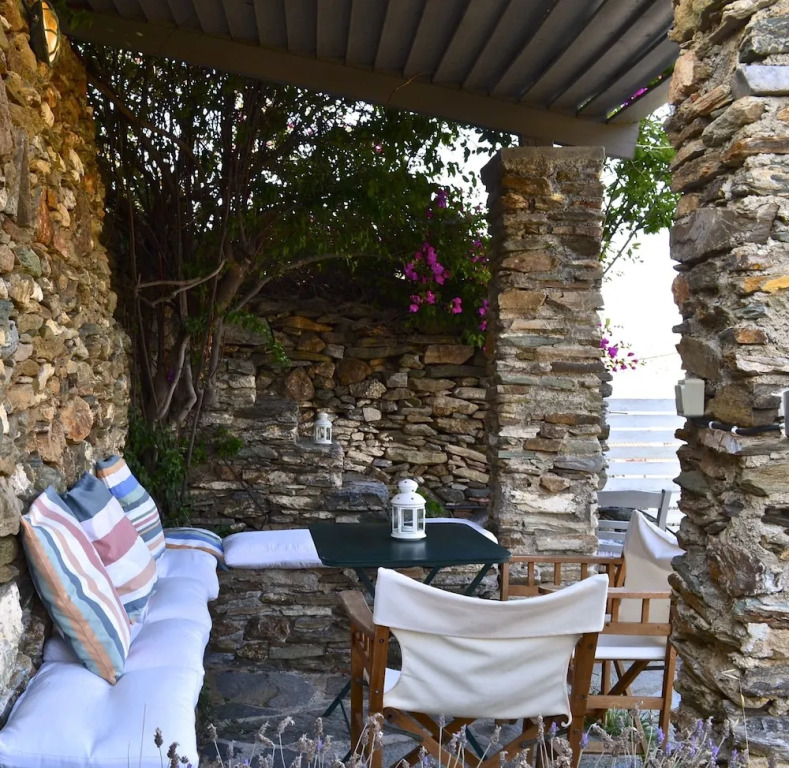 Hidesign Athens Traditional Stone house in Kea