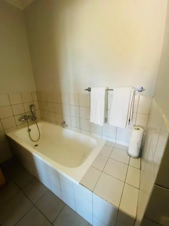 Immaculate & Central Apartment in Houghton