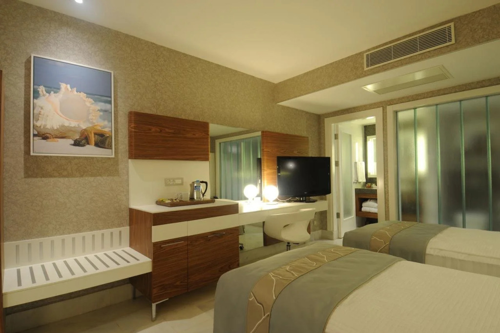 Отель Gold Island Selected