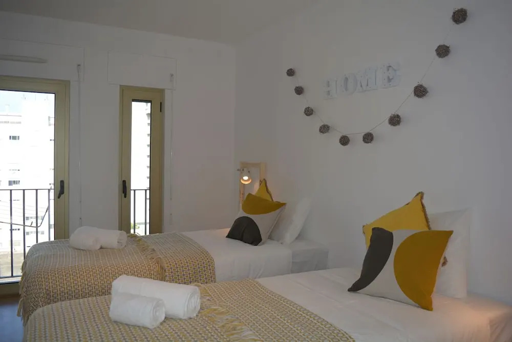 Modern & Bright by Homing