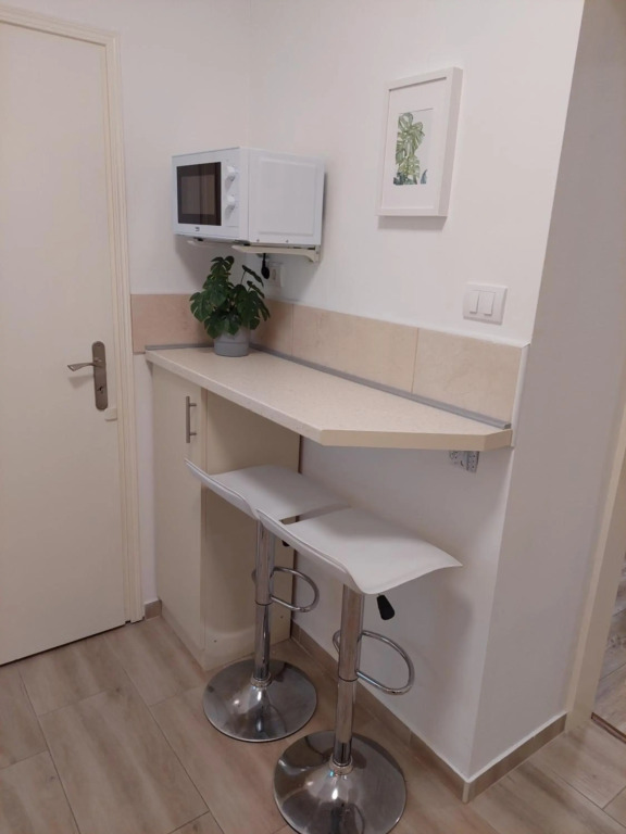 Street apartment