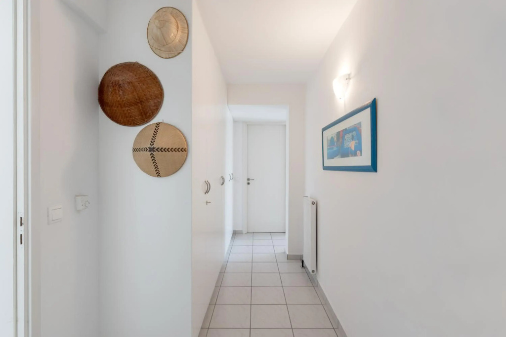 Beachfront Modern Apartment