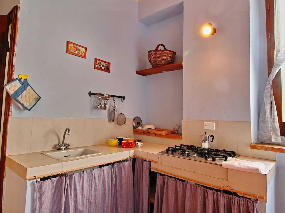 Attractive apartment in old farmhouse on the estate with pool
