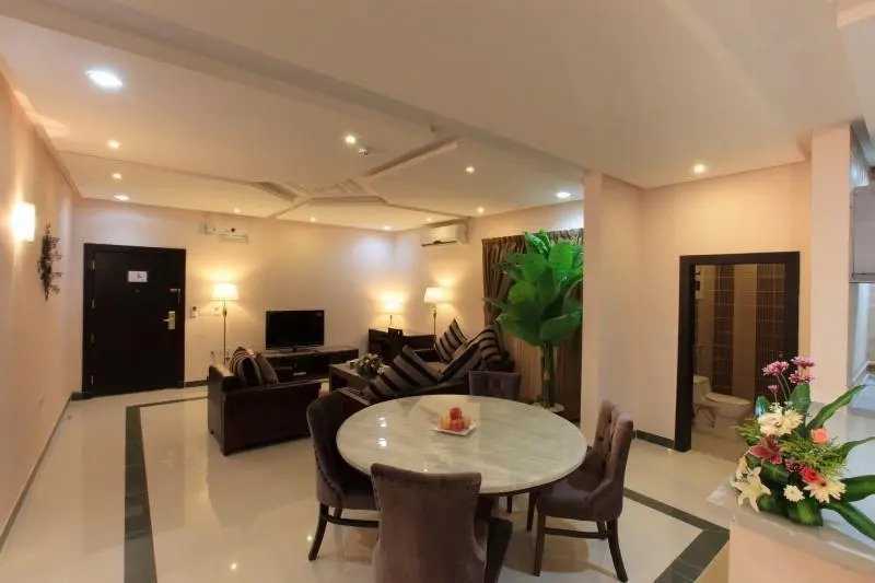 Wonder Plaza Suites