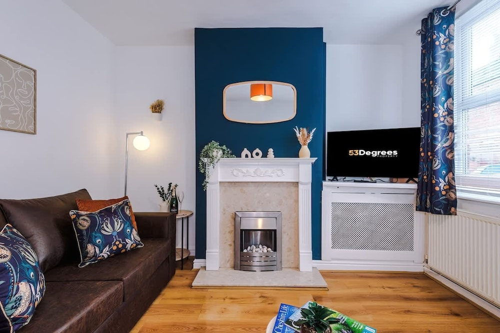 NEW Spacious Stylish Home City Centre Sleep 4