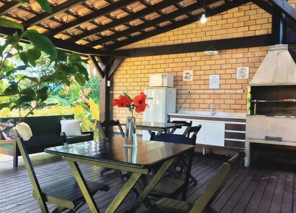 Pousada Rosa 08 - Café da manhã Gourmet, Suítes com Banheira a 150m do Centrinho da Praia do Rosa e Piscina Aquecida