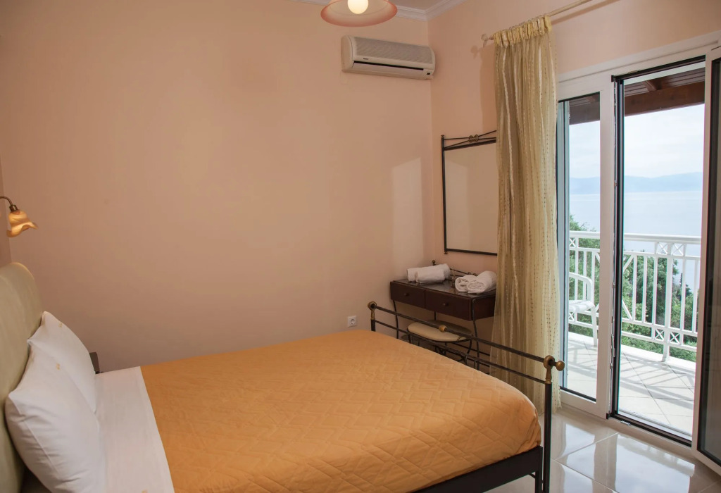 Brentanos Apartments - A - View of Paradise